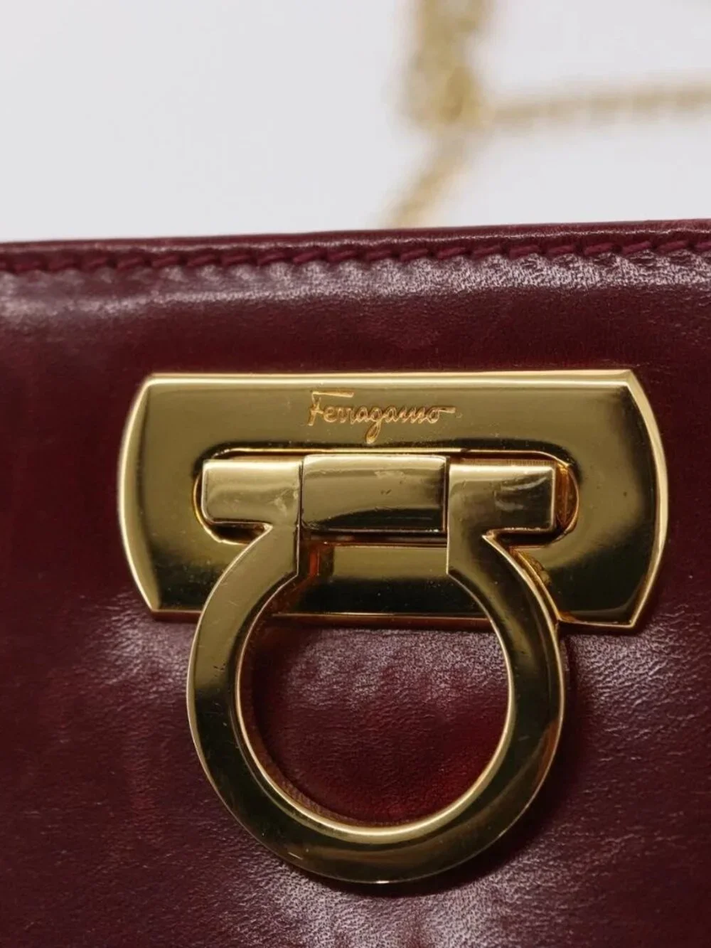 Salvatore Ferragamo Gancini Chain Shoulder Bag Leather Red Gold Auth 165934